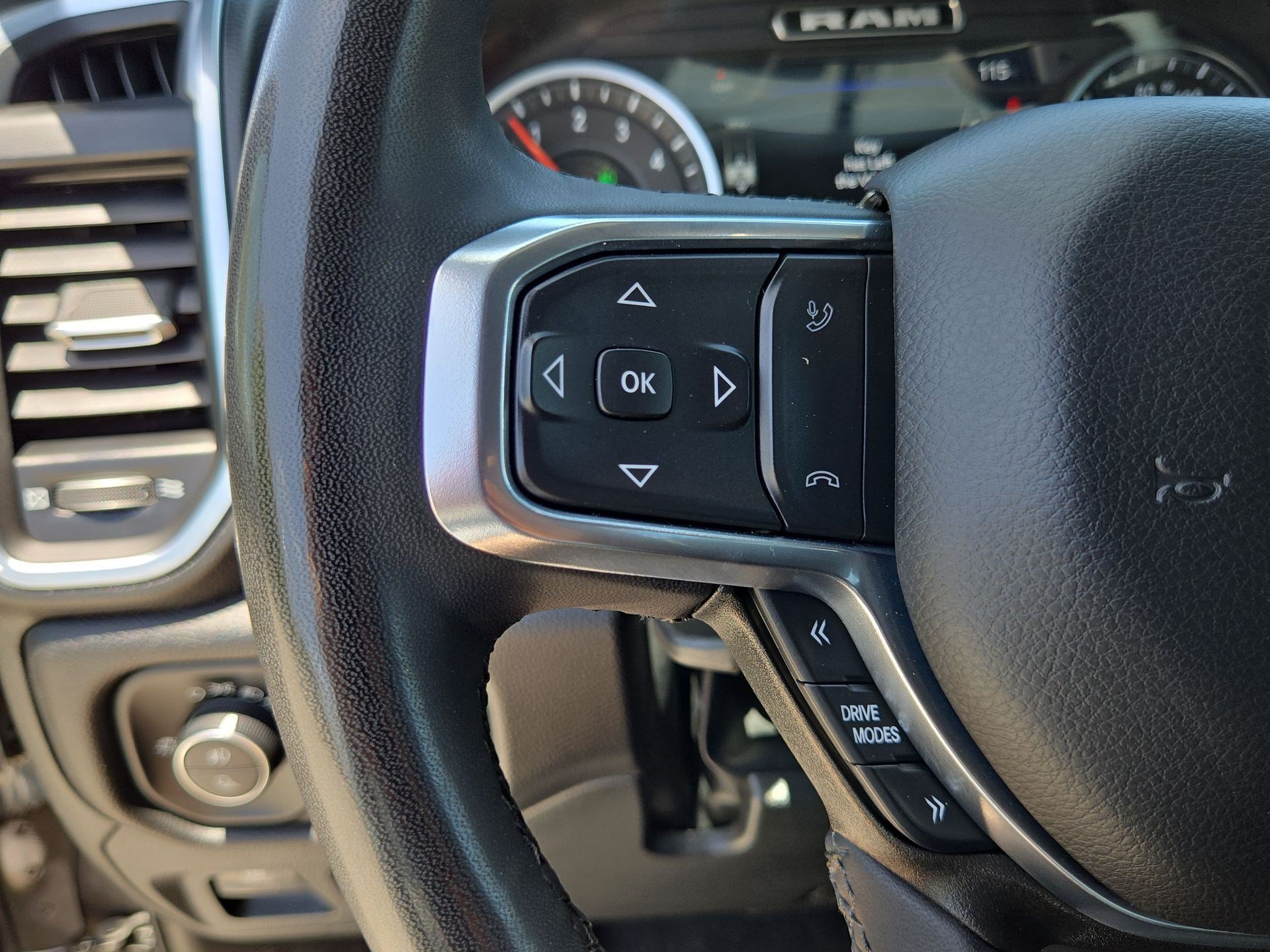 Used 2025 Granite Crystal Metallic Clearcoat Ram Laramie image 17
