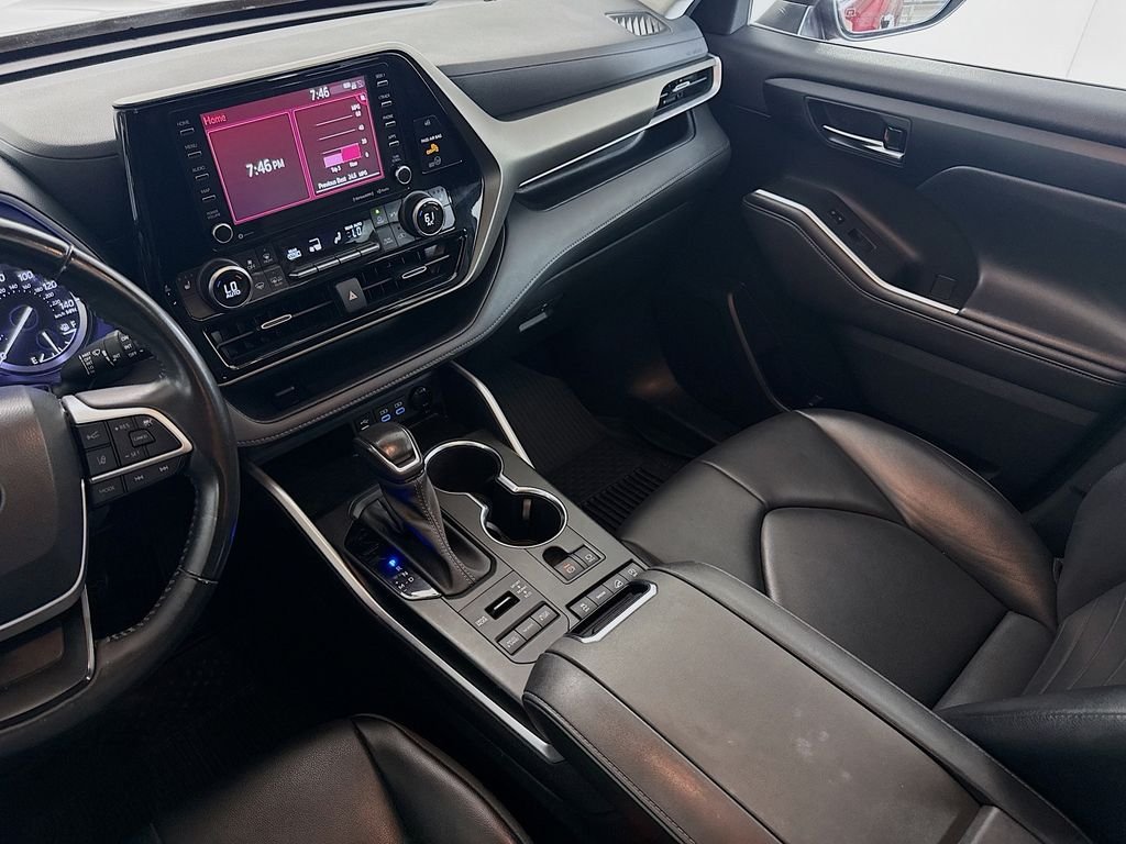 Used 2022 Ruby Flare Pearl Toyota XLE image 23