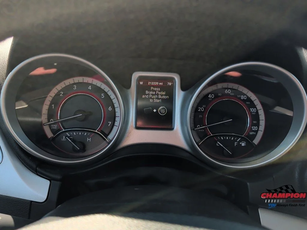 Used 2014 White Dodge R/T image 27