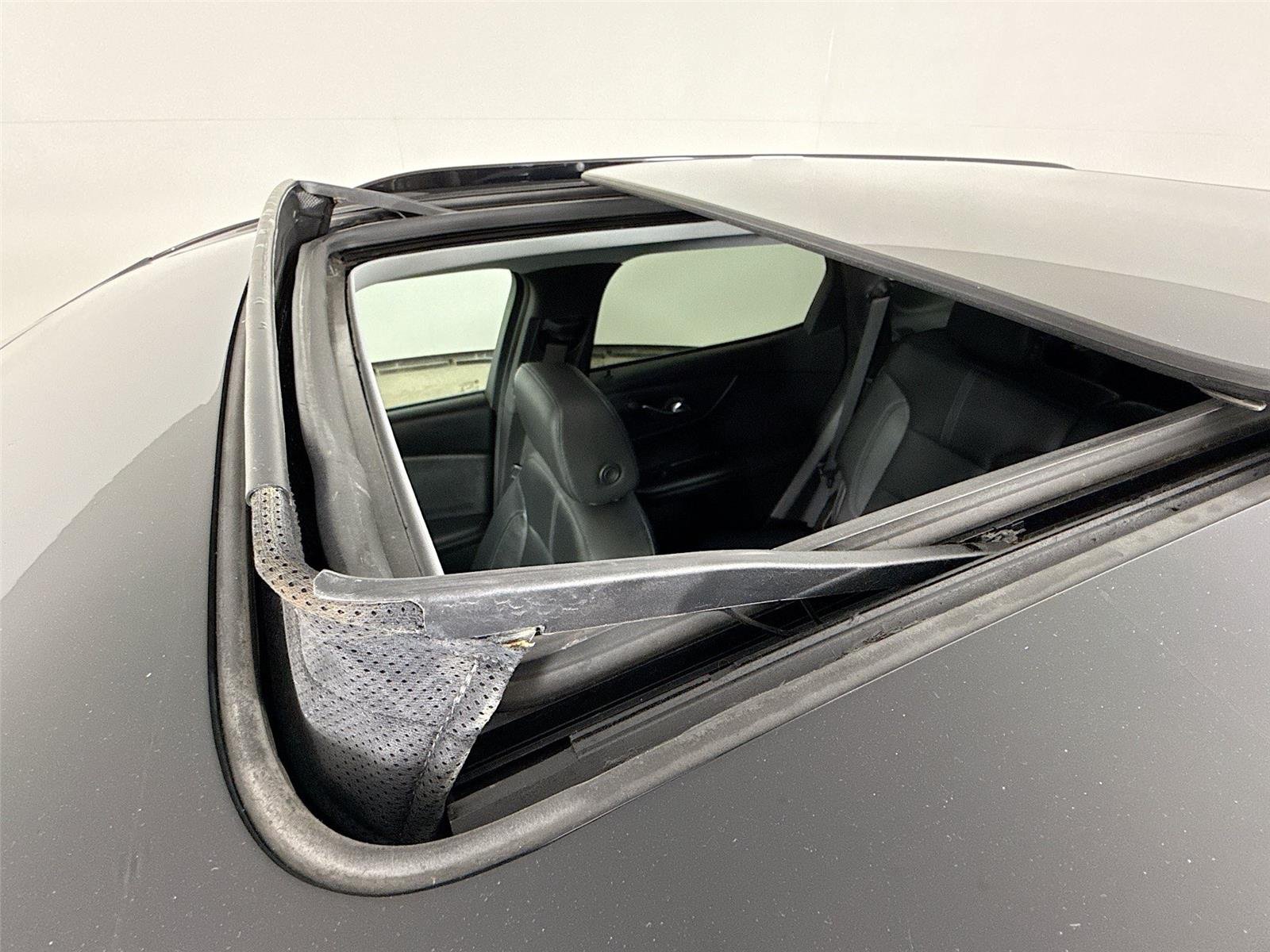 Used 2019 BLACK Chevrolet 4DR AWD LT image 24