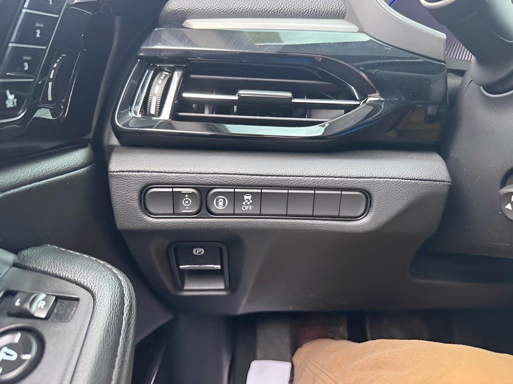 Used 2025 Majestic Black Pearl Acura Base image 19