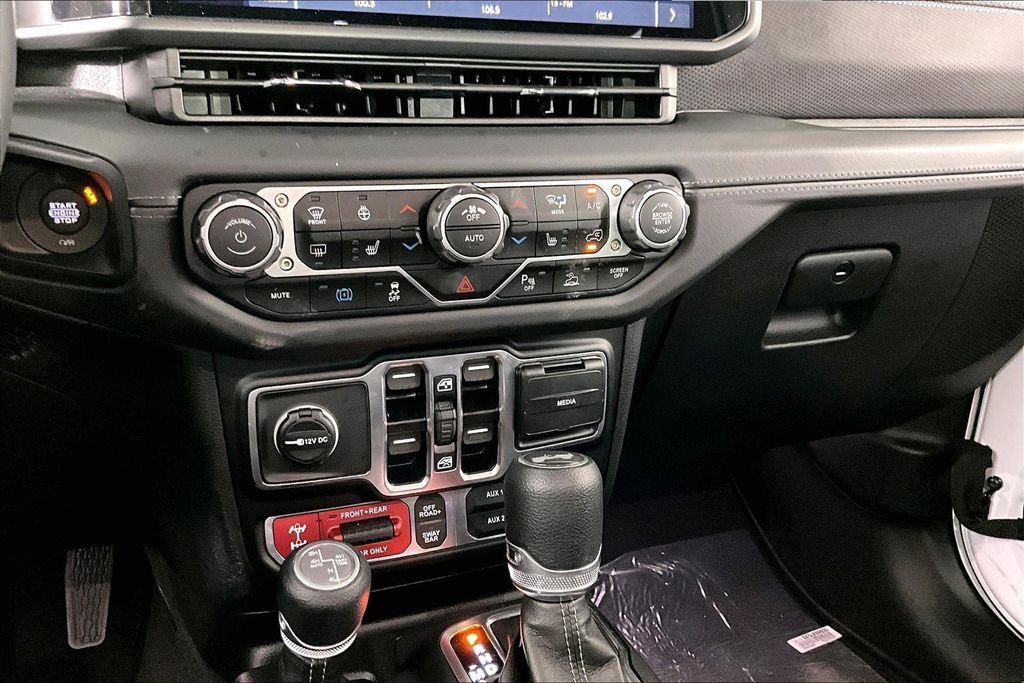 Used 2025 White Jeep Rubicon image 8