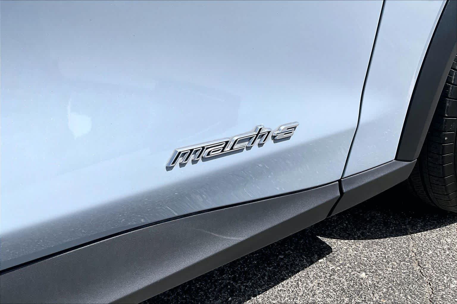 Used 2024 Glacier Gray Metallic TriCoat Ford Select image 9