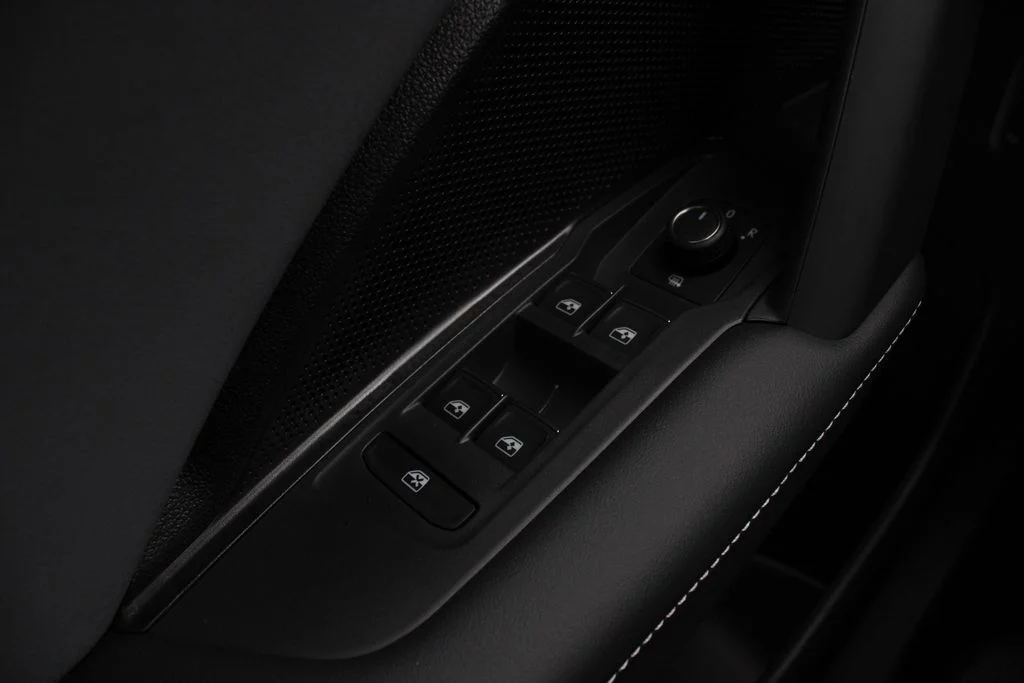New 2026 White Volkswagen 2.0T SE R-Line Black image 8
