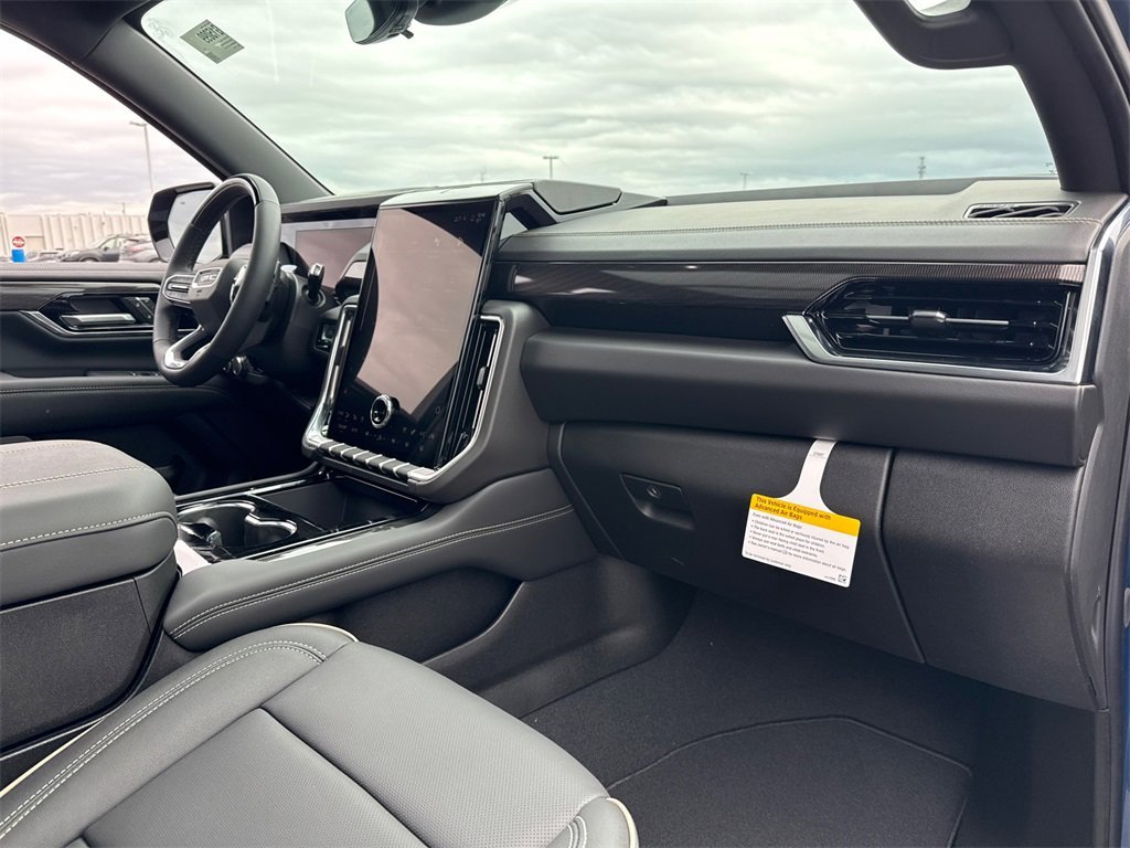 2026 GMC YUKON XL - Image 41