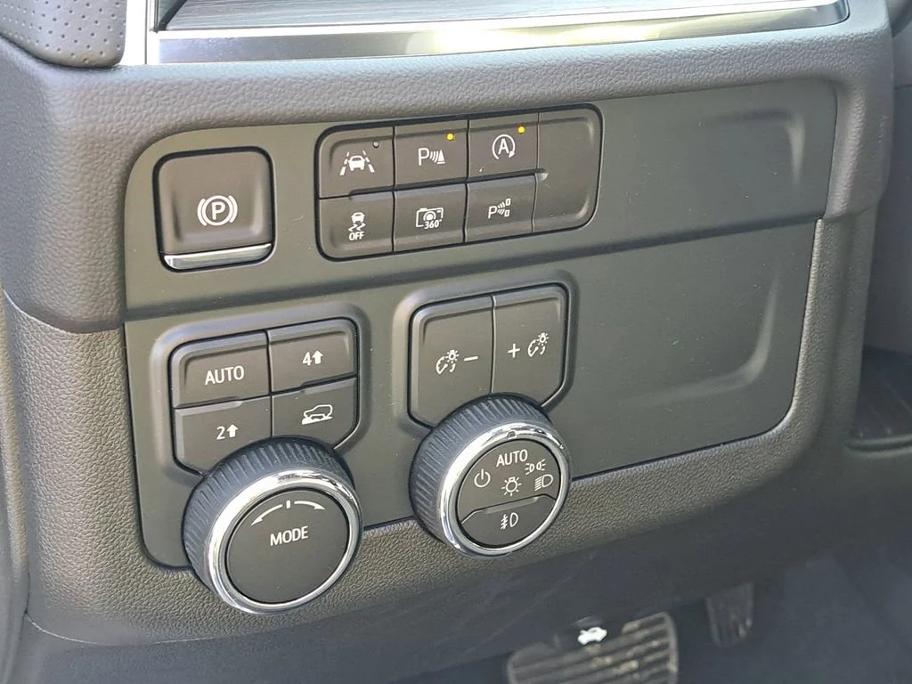 2025 Chevrolet Tahoe Premier - Photo 8
