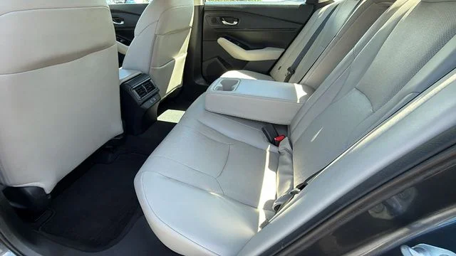 Used 2024  Honda Touring image 16