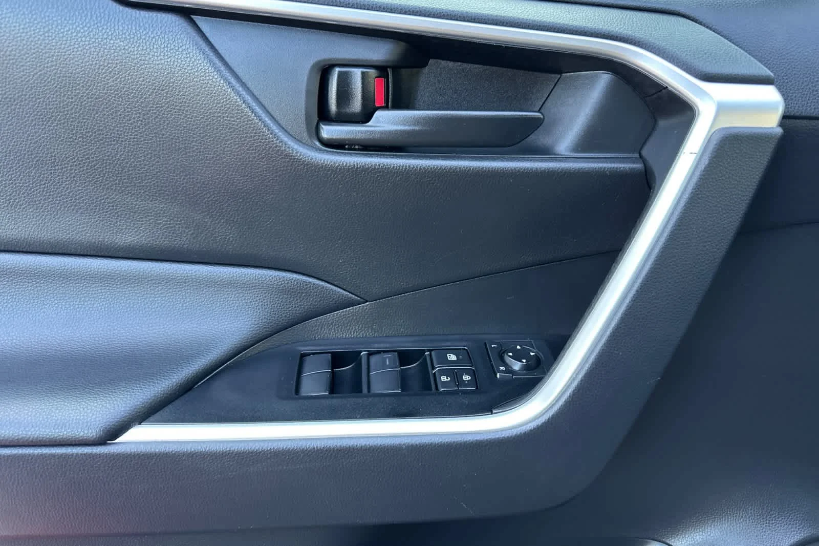 Certified Used 2025 Silver Sky Metallic Toyota LE image 12