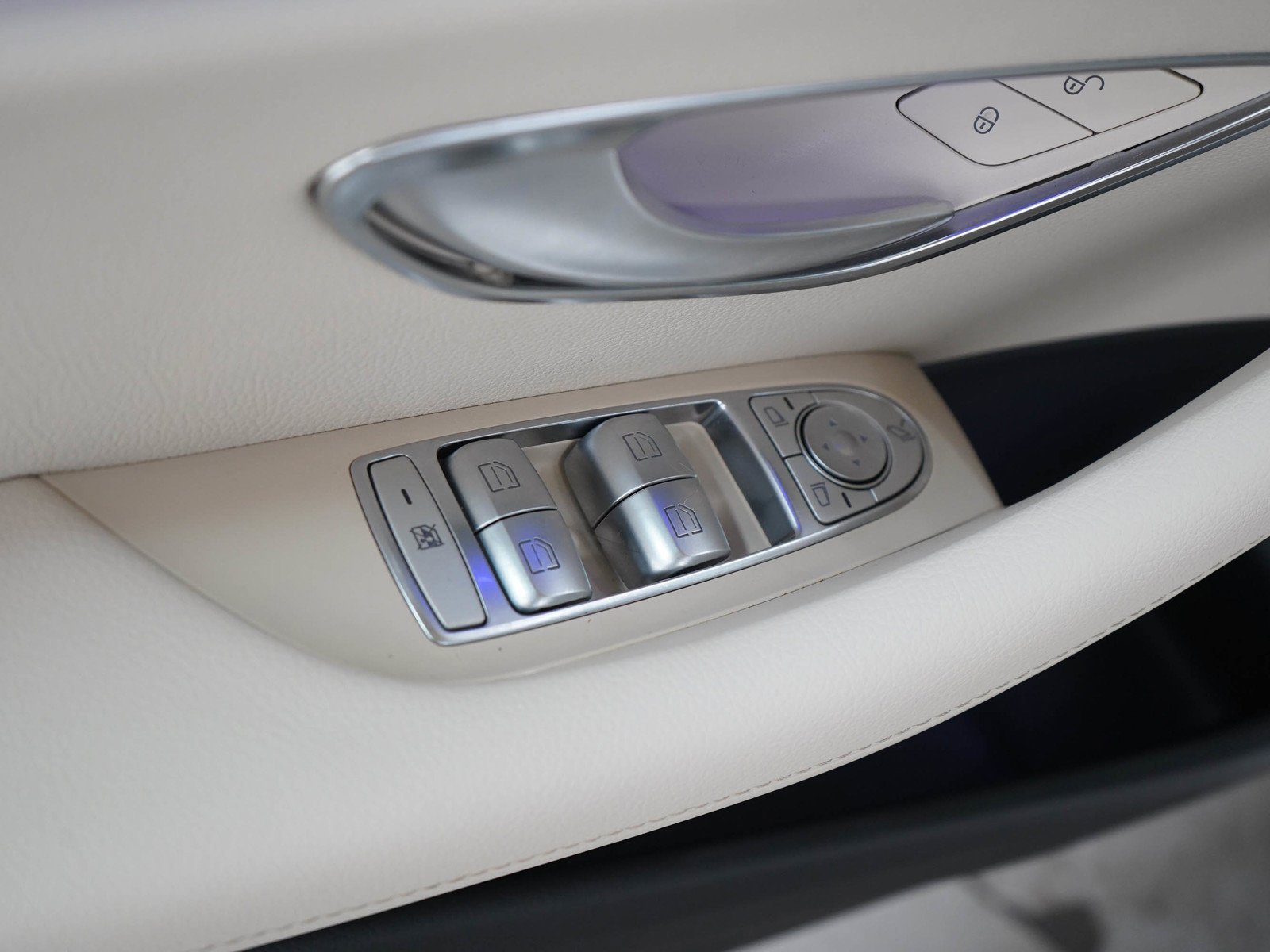 Used 2017 Polar White Mercedes-Benz E 400 image 21