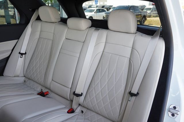 New 2026 MANUFAKTUR Moonlight White Metallic Mercedes-Benz AMG® GLE 63 S 4MATIC+ SUV image 33