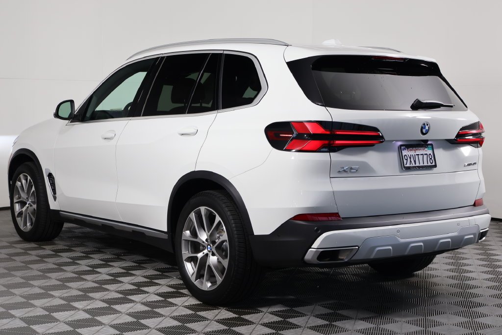 Certified Used 2026 Alpine White BMW sDrive40i image 6