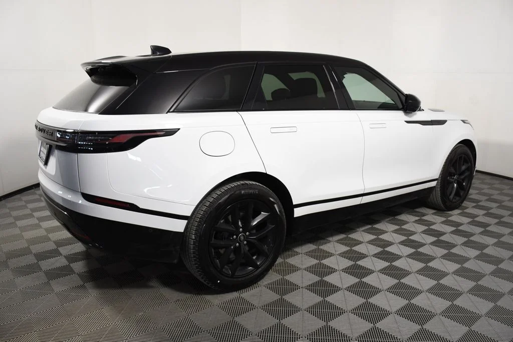 New 2026 Fuji White Land Rover Dynamic SE image 7