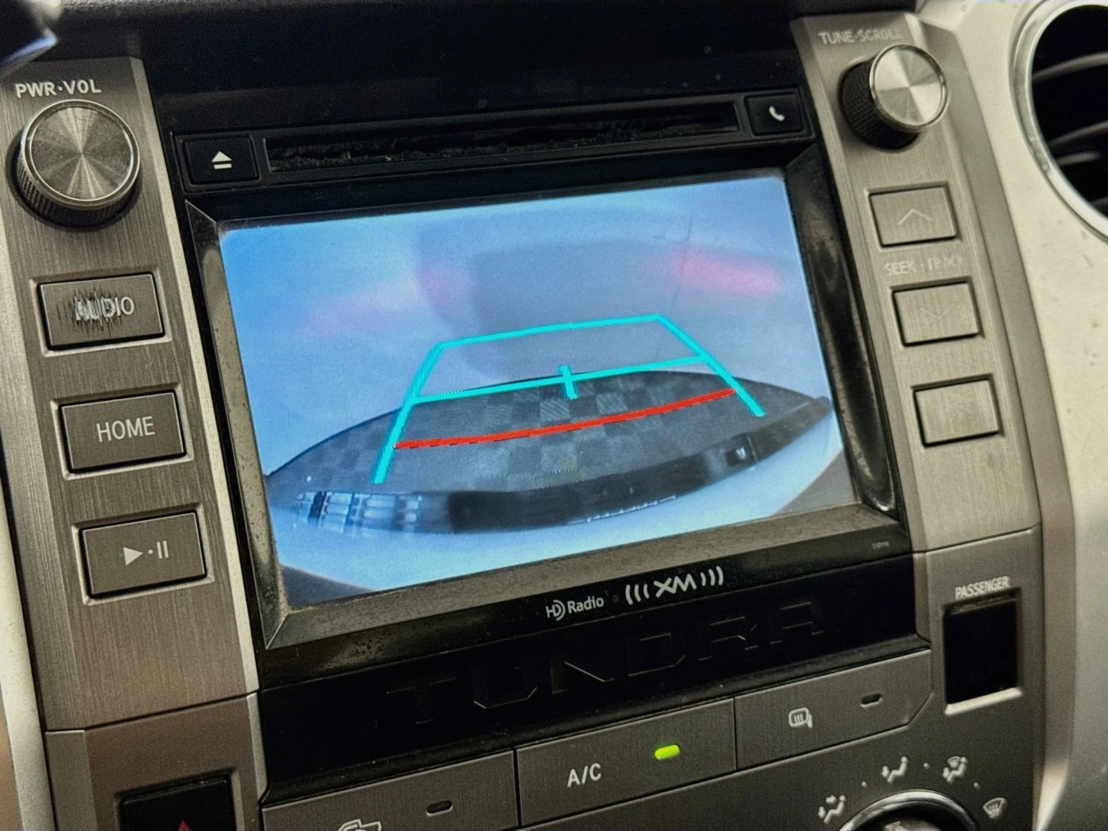 Used 2016 White Toyota SR5 image 13