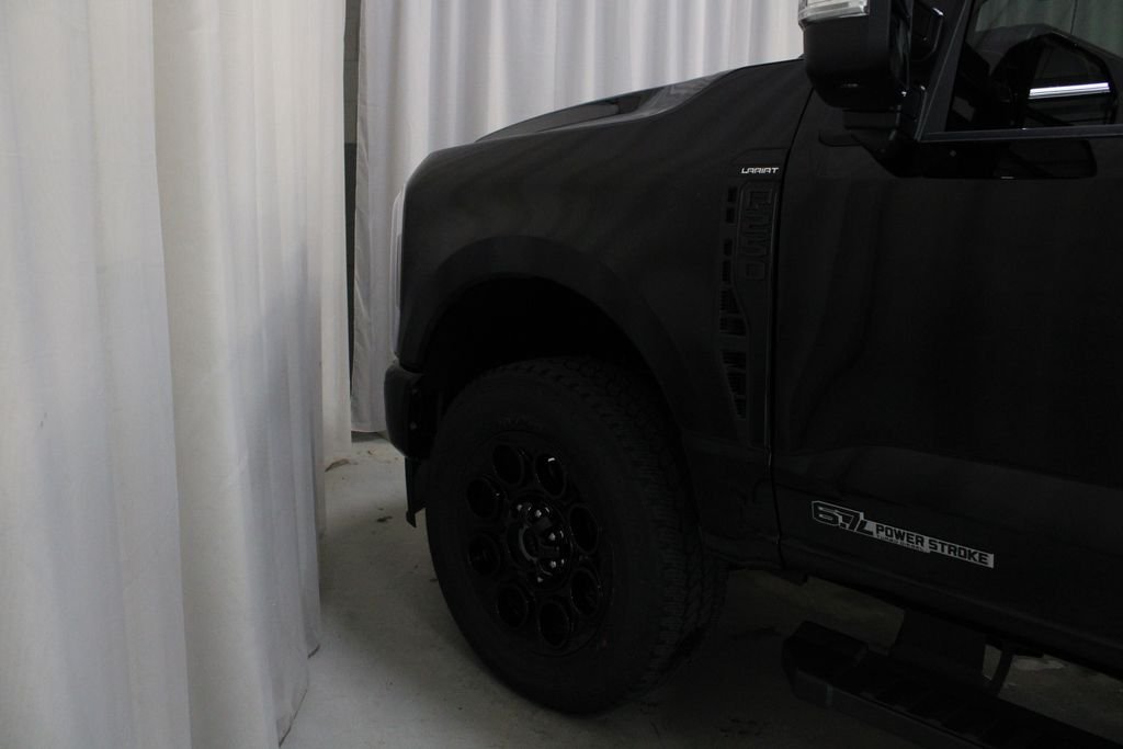 New 2026 Agate Black Metallic Ford Lariat image 30