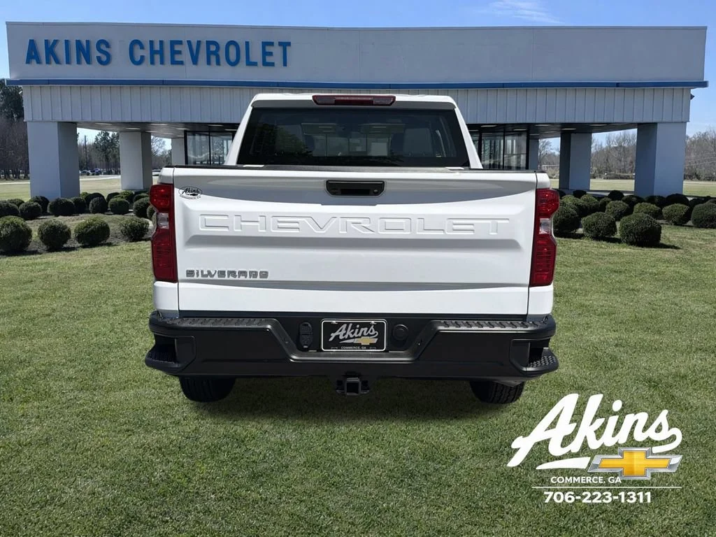 New 2026 Summit White Chevrolet WT image 7