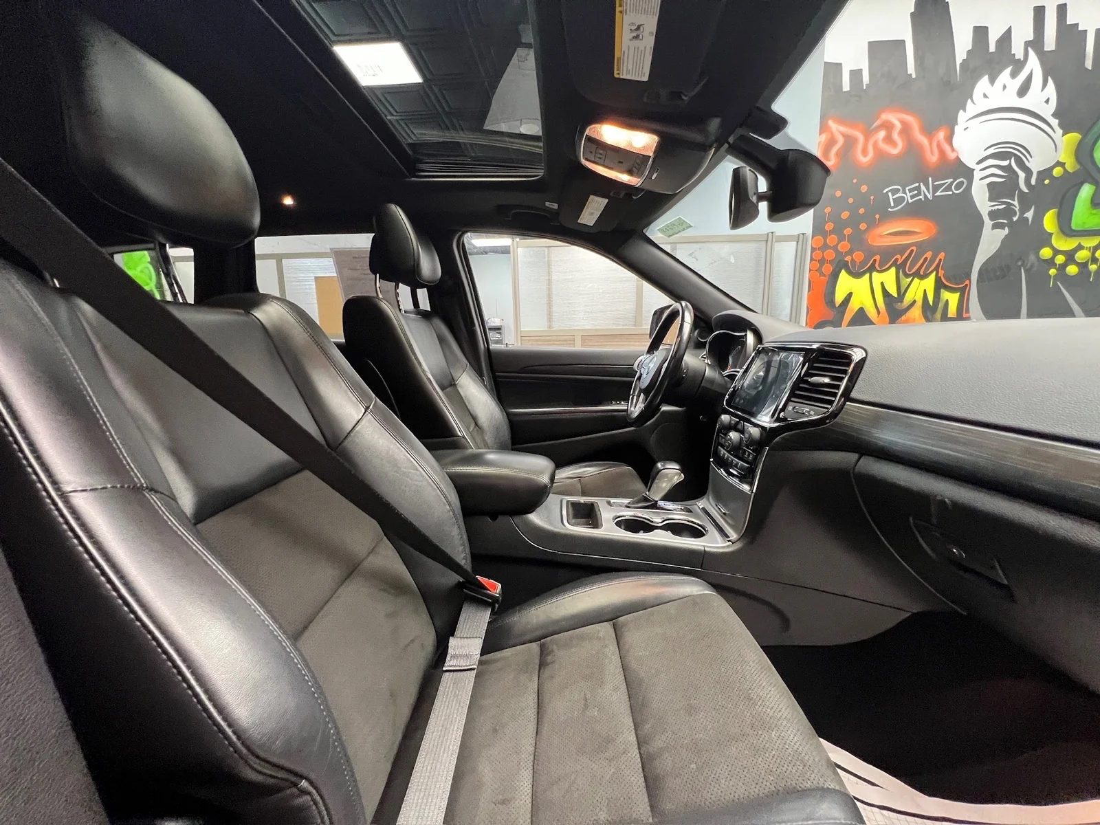 2020 Jeep Grand Cherokee Altitude - Photo 17