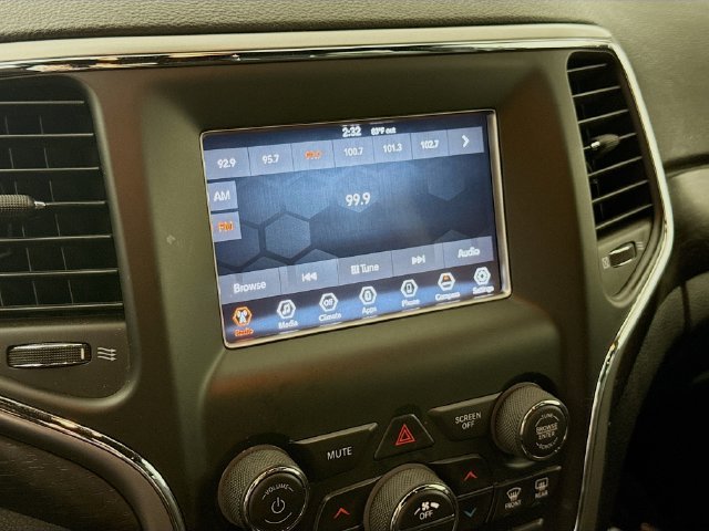 Used 2018 Red Jeep Laredo image 14