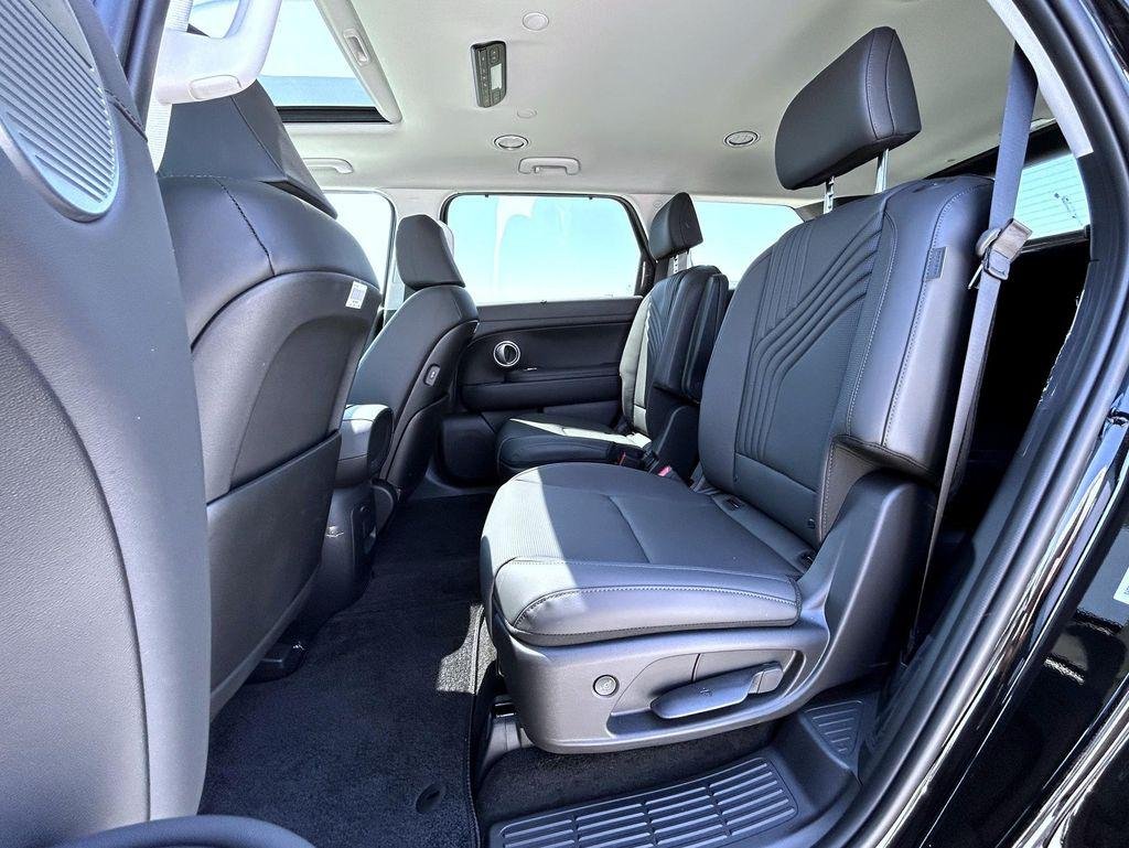 New 2026 Black Hyundai SEL Premium 7P image 11