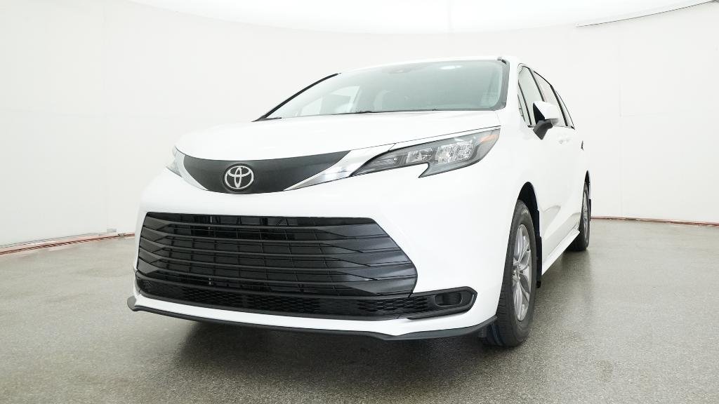 New 2026 Ice Cap Toyota LE image 16