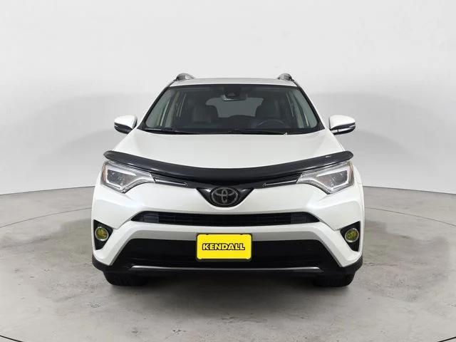 Used 2018 Blizzard Pearl Toyota Limited image 2