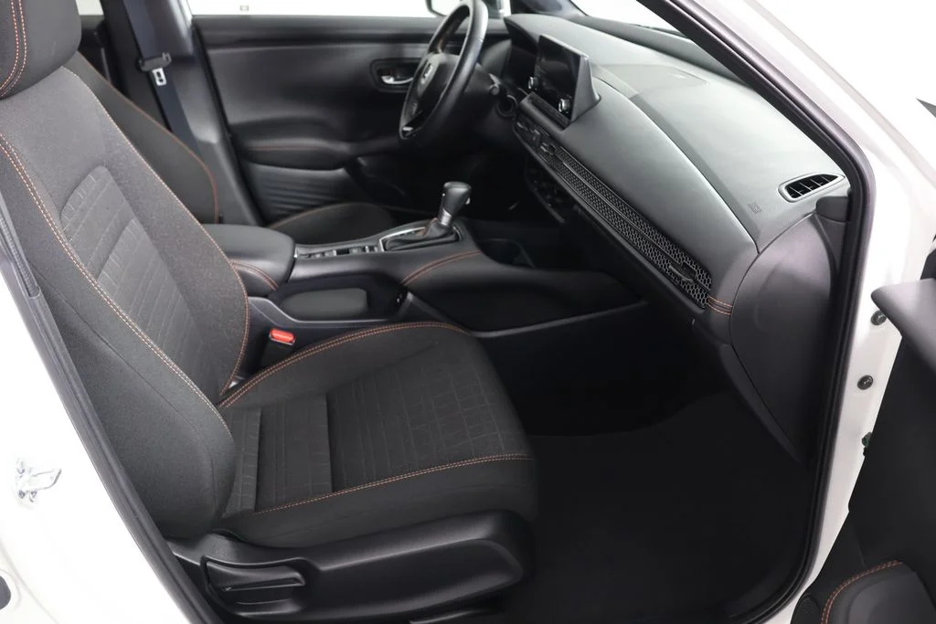 Used 2025 Platinum White Pearl Honda Sport image 23