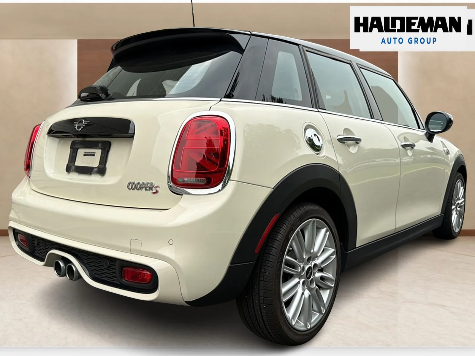 Used 2021  MINI Cooper S image 4