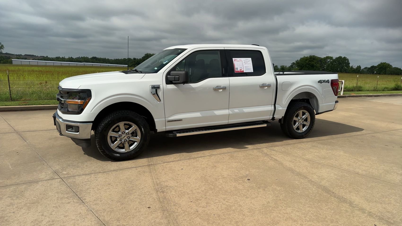 Used 2024 Oxford White Ford XLT image 4