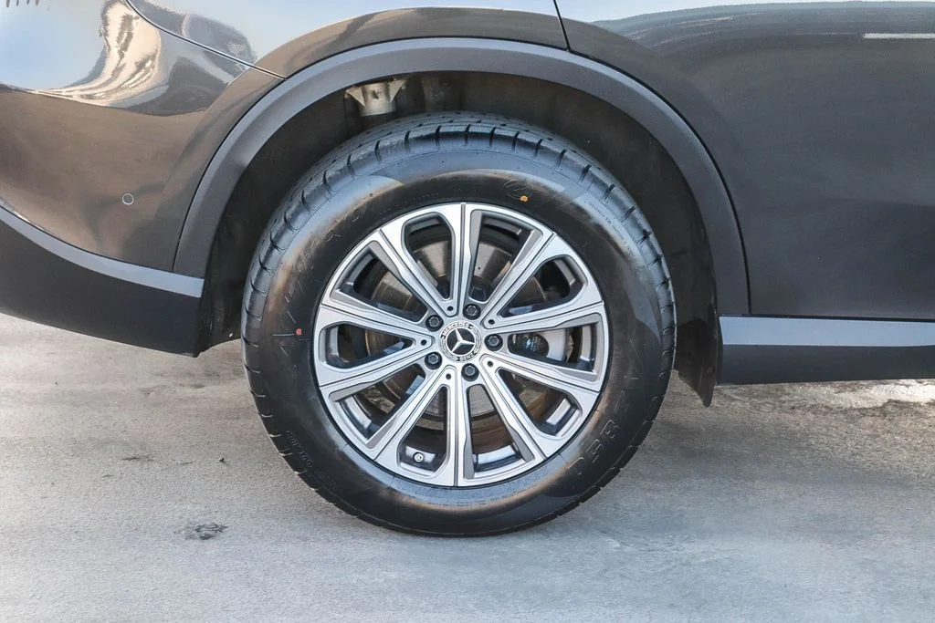 Used 2023  Mercedes-Benz GLC 300 image 12