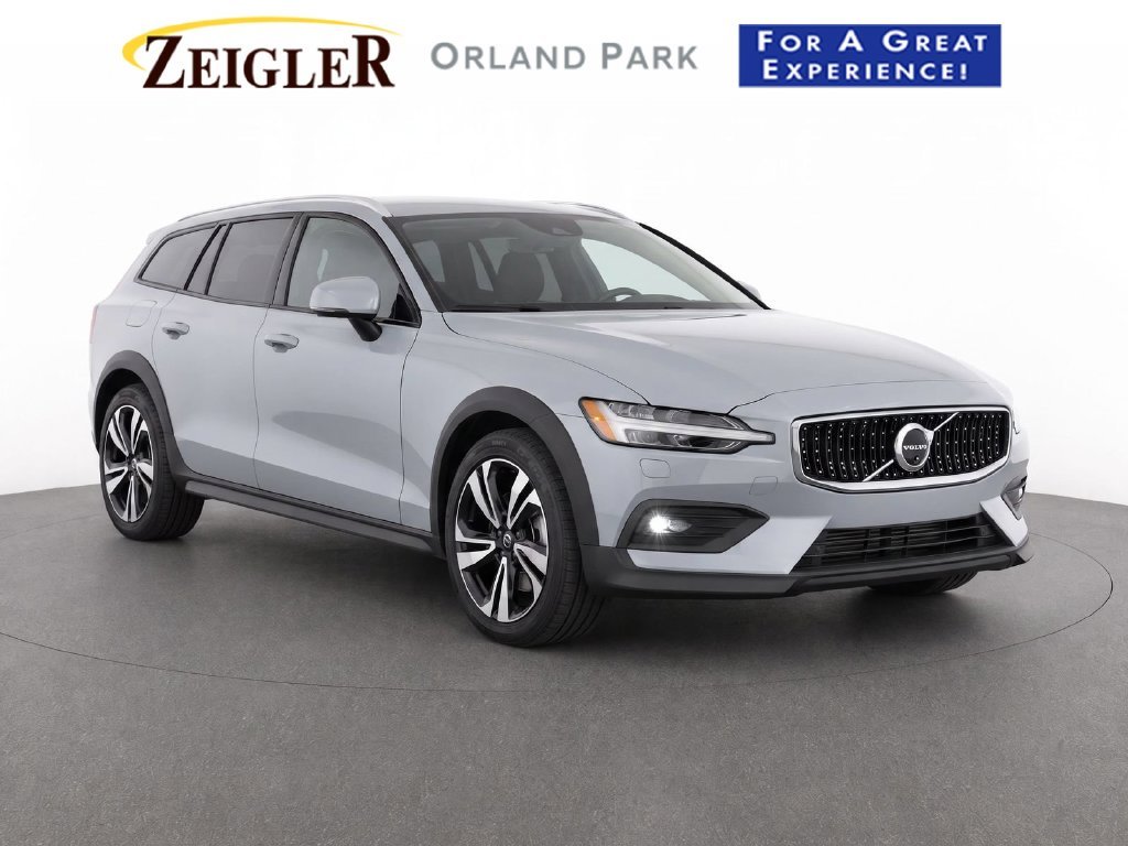 2025 Volvo V60 Cross Country