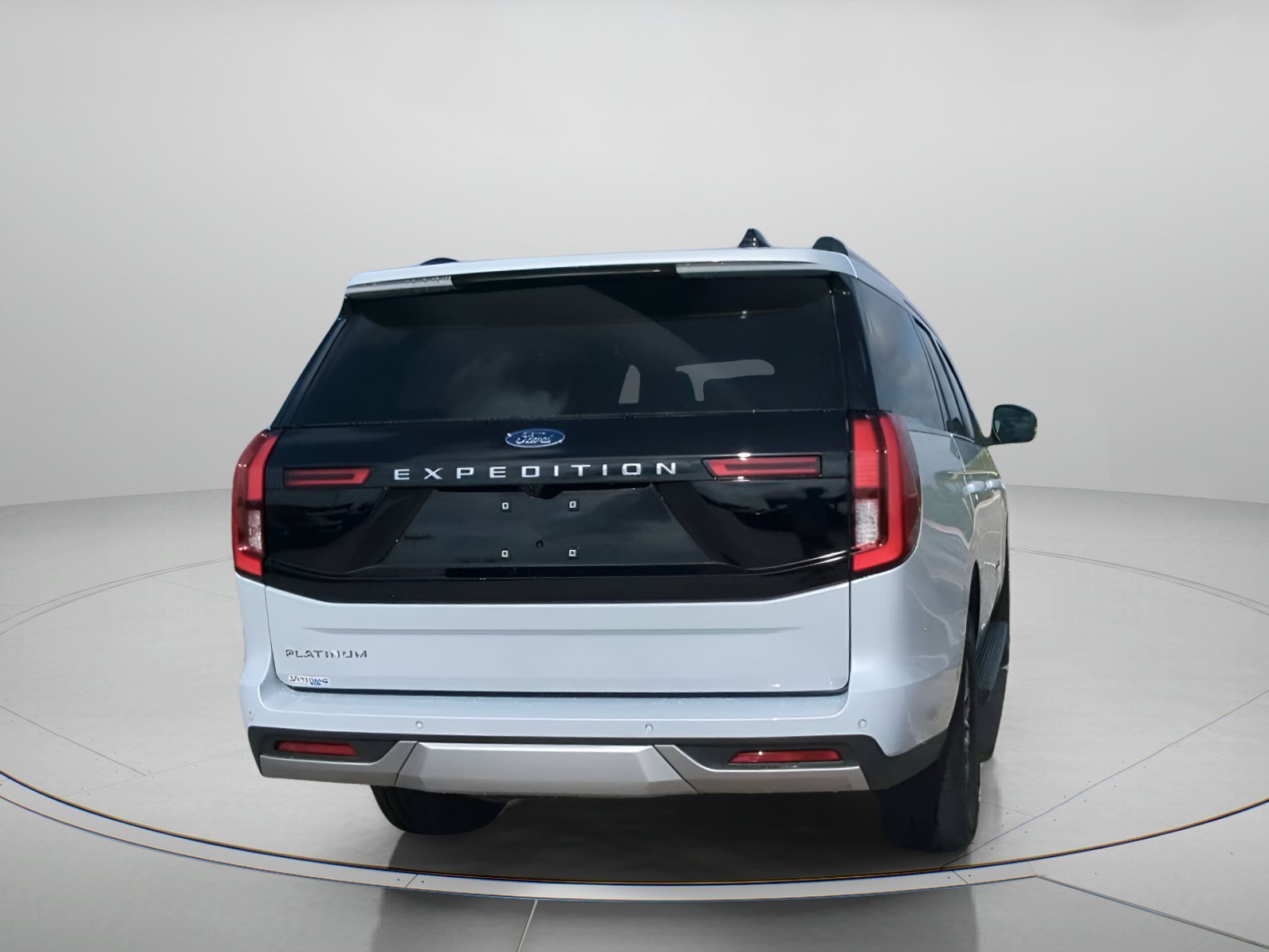 New 2026 Space Silver Metallic Ford Platinum® image 22