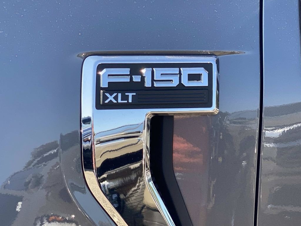 New 2026 Carbonized Gray Metallic Ford XLT image 8