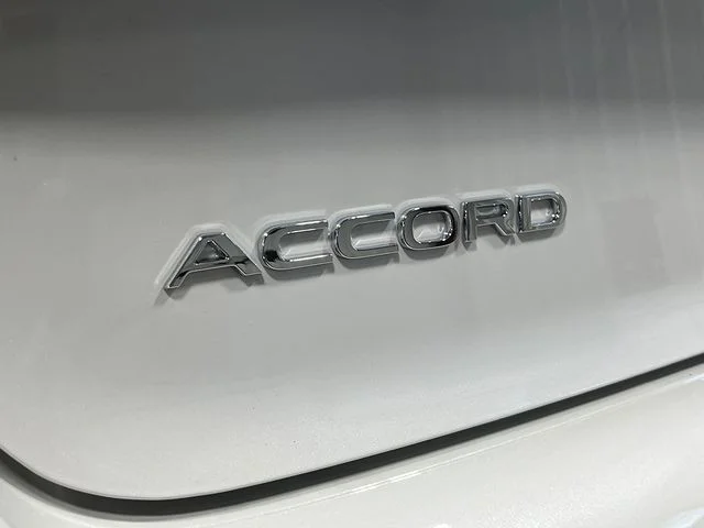 New 2026 Platinum White Pearl Honda Touring image 10