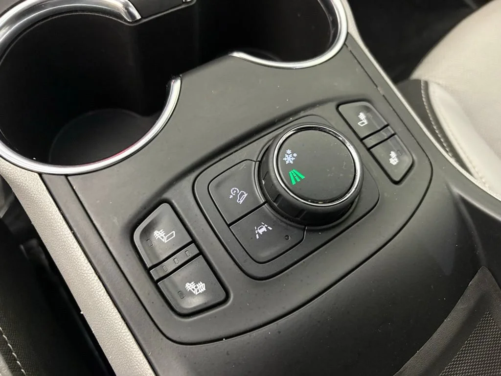 Used 2024 Summit White GMC SLT image 41