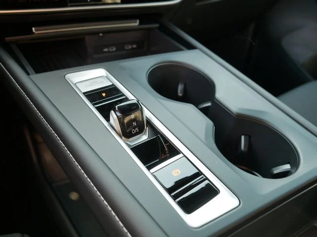 New 2026 Black Volkswagen 2.0T SE image 11