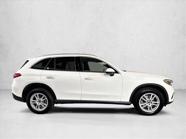 New 2026 Polar White Mercedes-Benz GLC 300 image 34