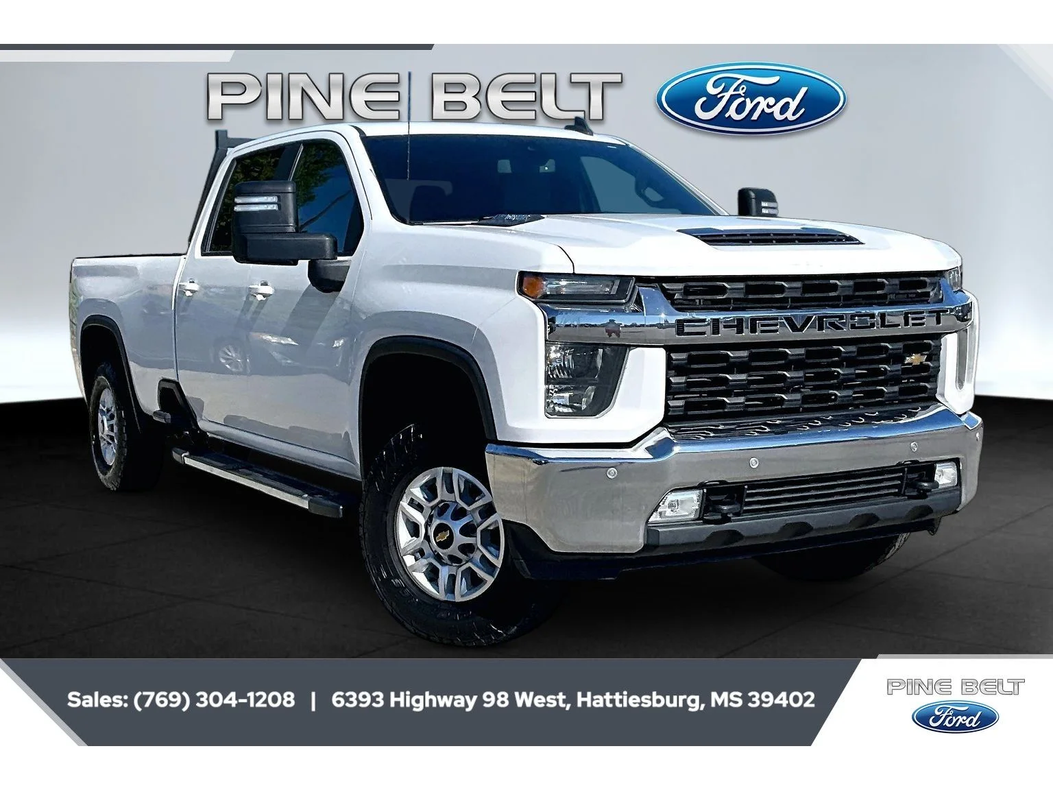 Used 2021 Summit White Chevrolet LT image 1