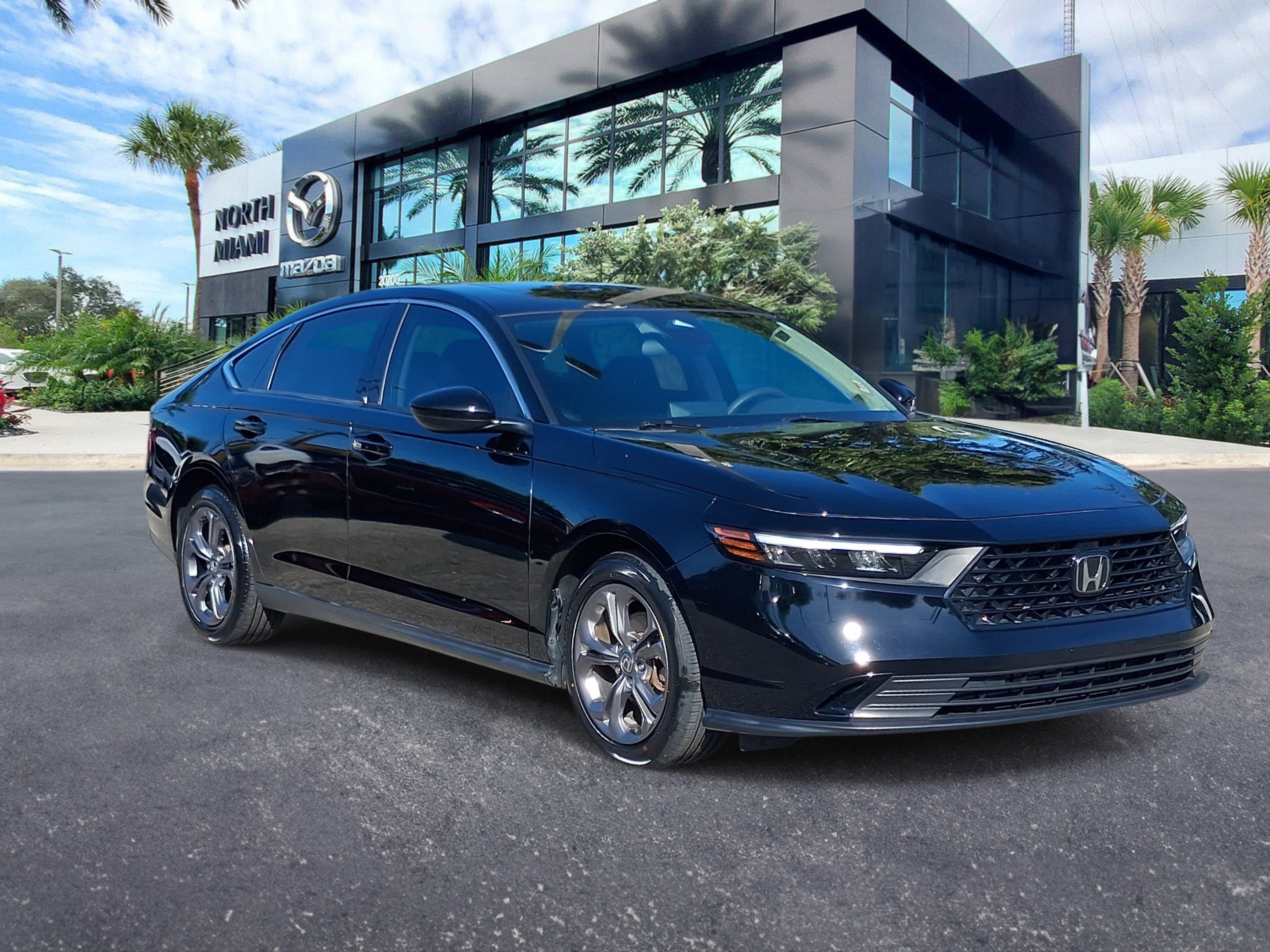 Used 2023  Honda EX image 3