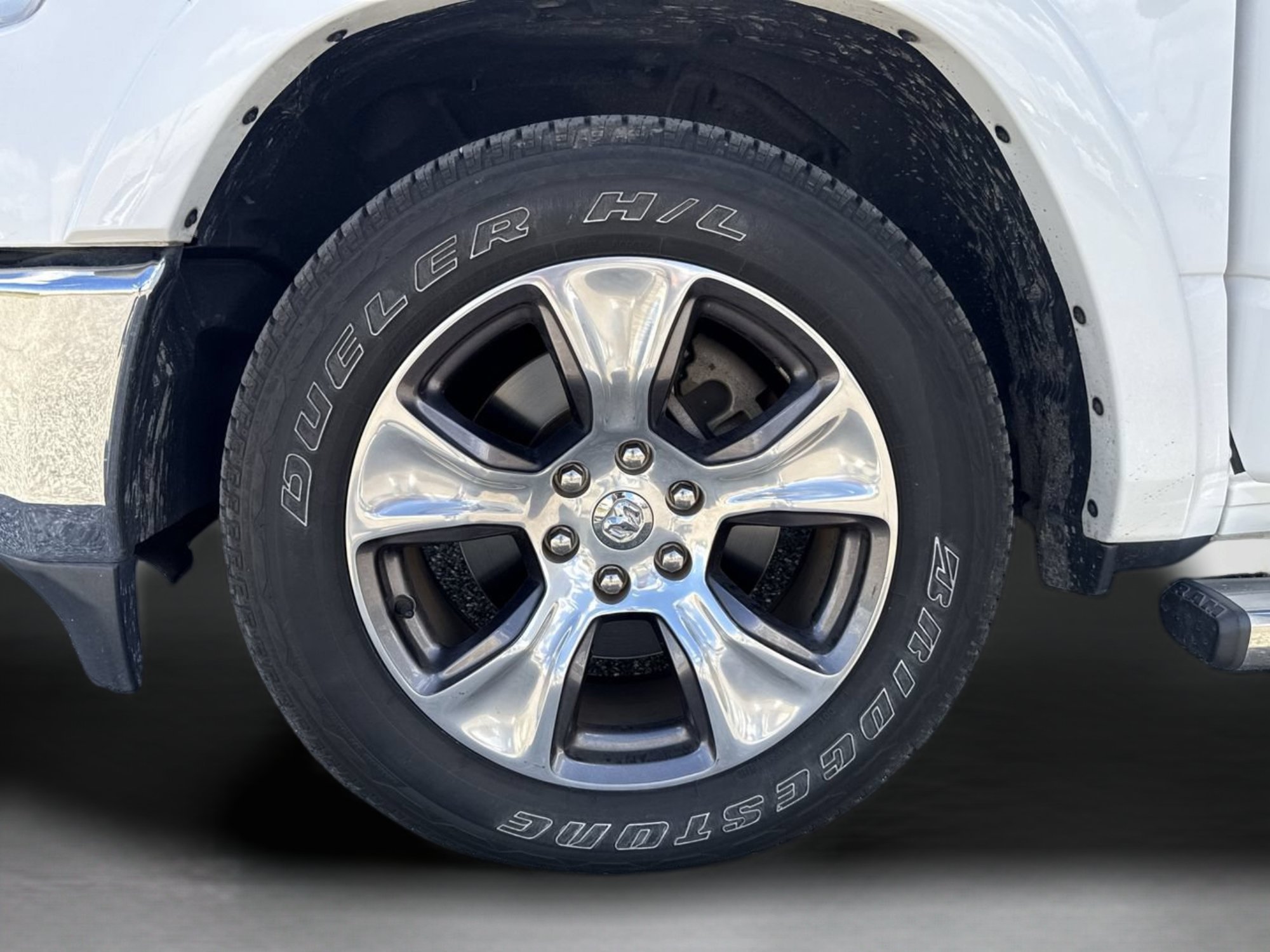 Used 2020 Bright White Clearcoat Ram Laramie image 35
