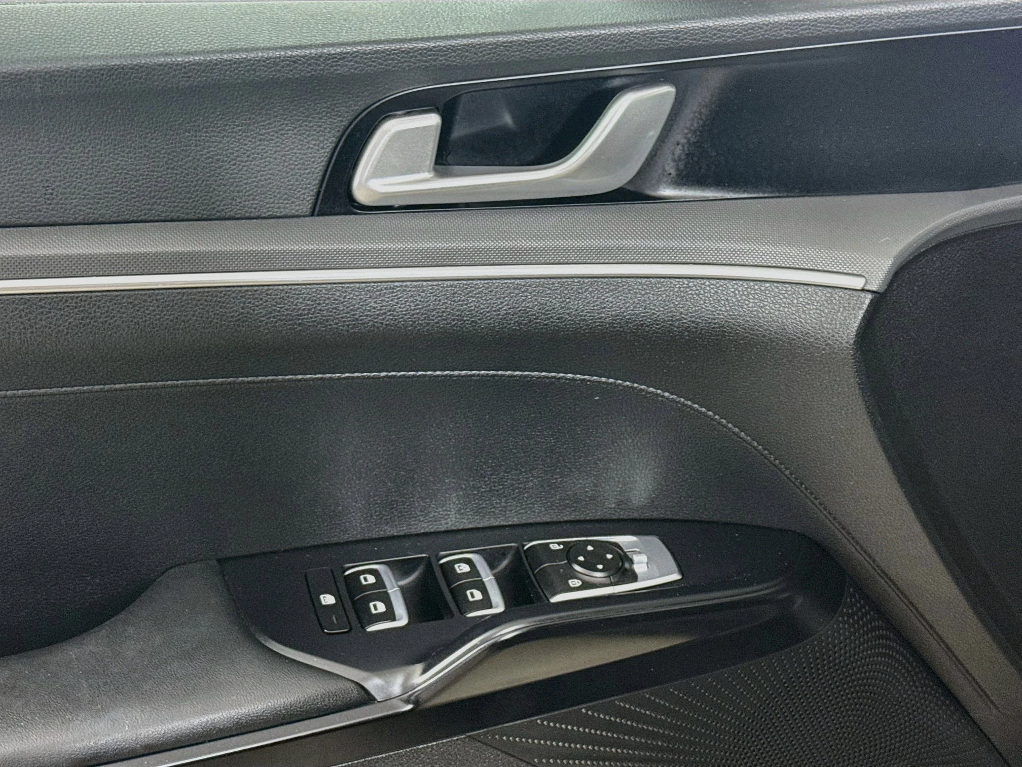 Used 2022 Ebony Black Kia LX image 19