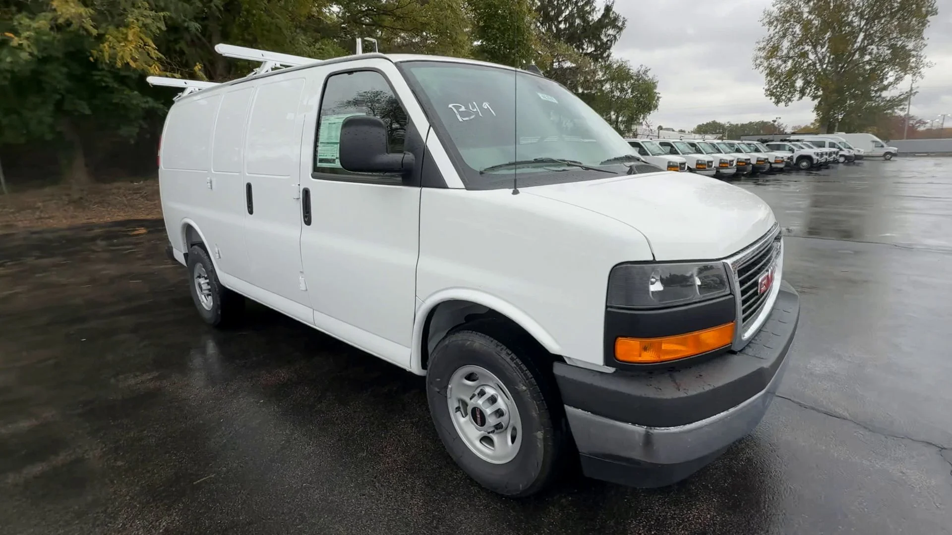 New 2025 Summit White GMC Work Van image 2