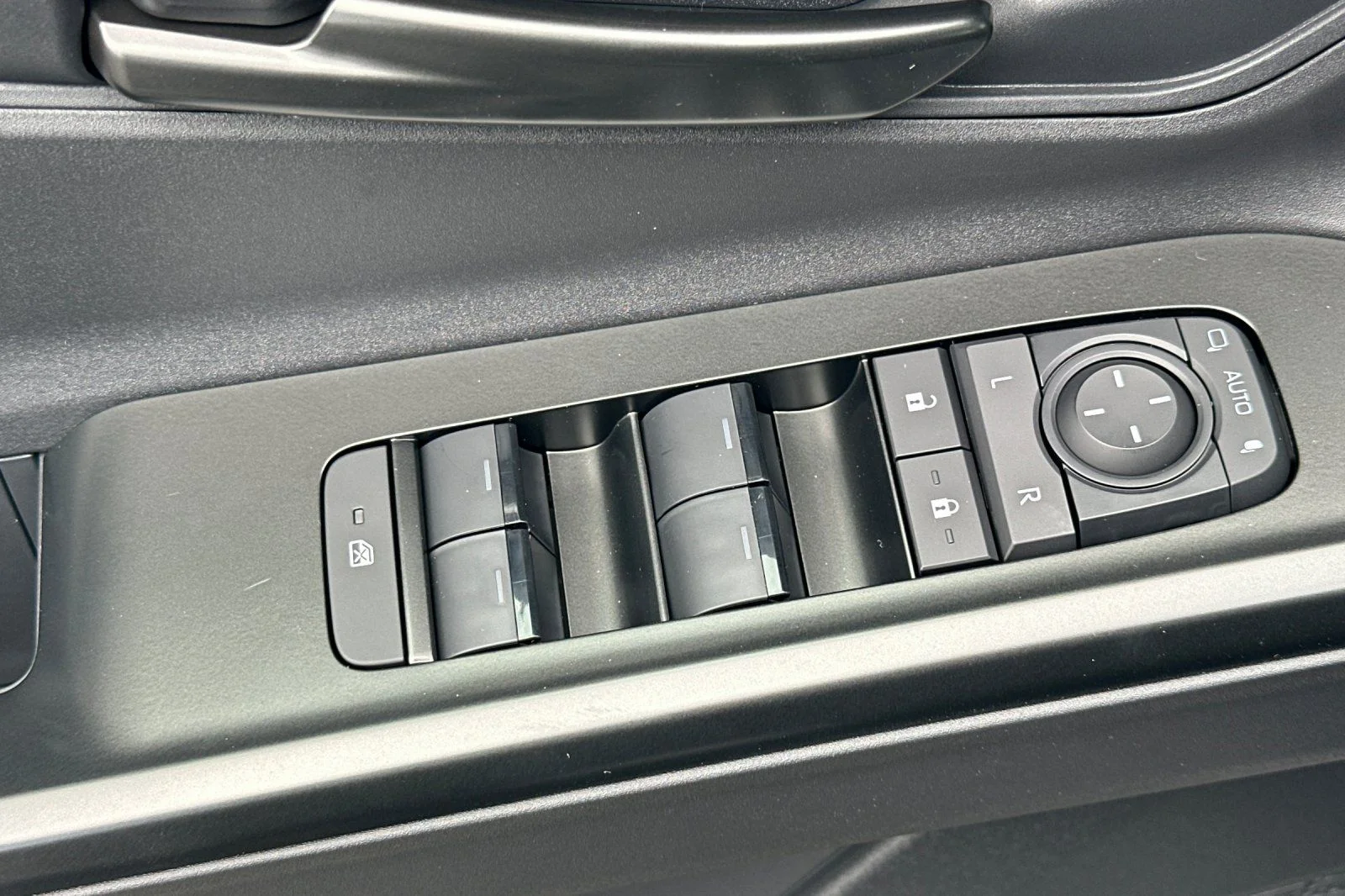 New 2026  Toyota XLE Plus image 19