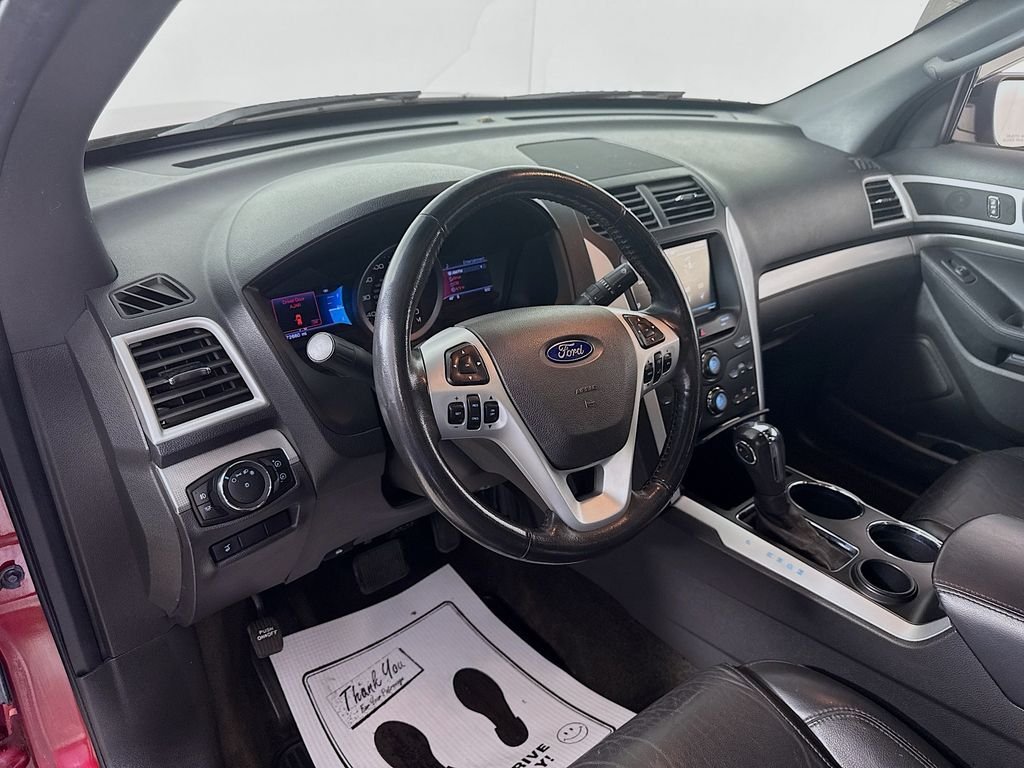 Used 2013 Ruby Red Metallic Tinted Clearcoat Ford XLT image 14