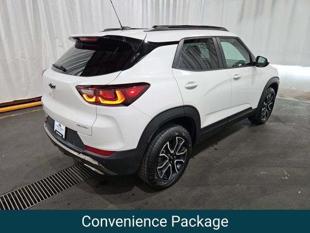 New 2026 Iridescent Pearl Tricoat Chevrolet ACTIV image 3