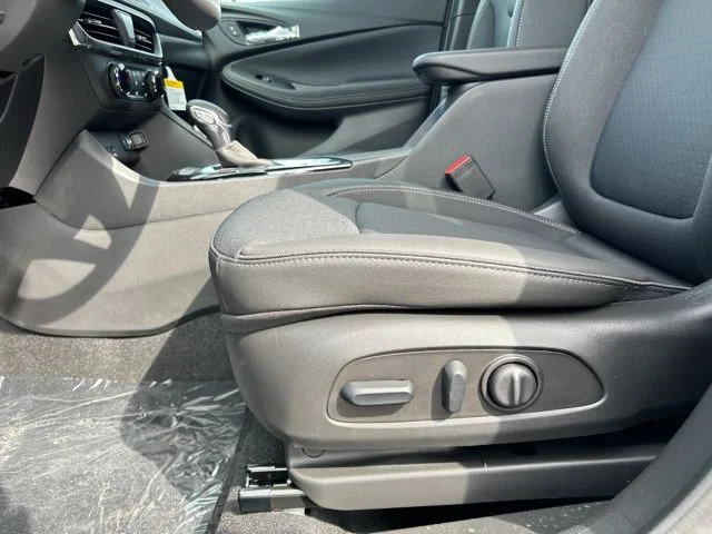 New 2026 Summit White Buick Preferred image 26