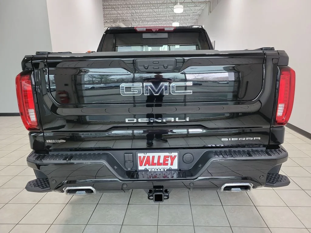 Used 2025 Black GMC Denali Ultimate image 10