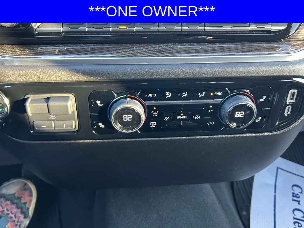 Used 2025 Sterling Gray Metallic Chevrolet LT (2FL) image 20