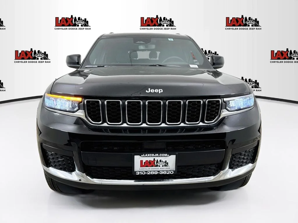 Used 2024 Black Jeep Laredo image 2