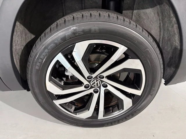 Used 2023 Gray Volkswagen SEL image 7