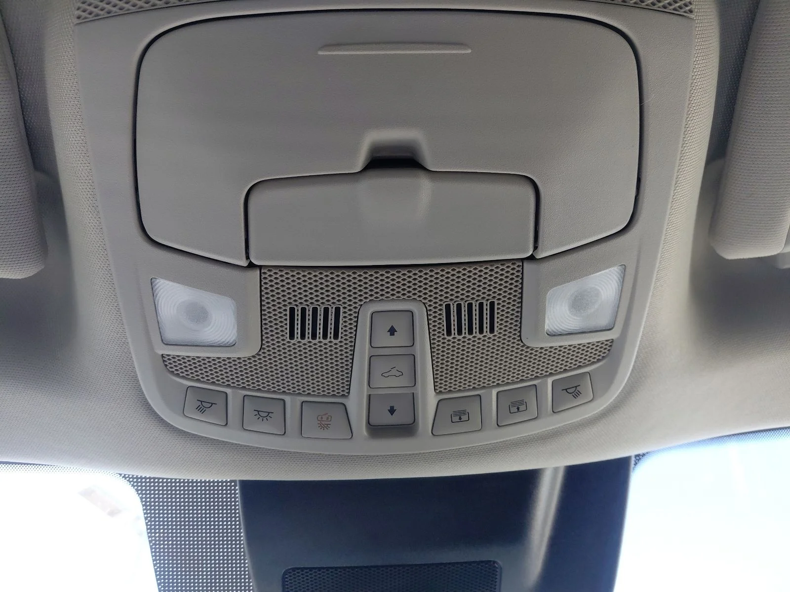 Used 2020 White Ford Platinum image 39