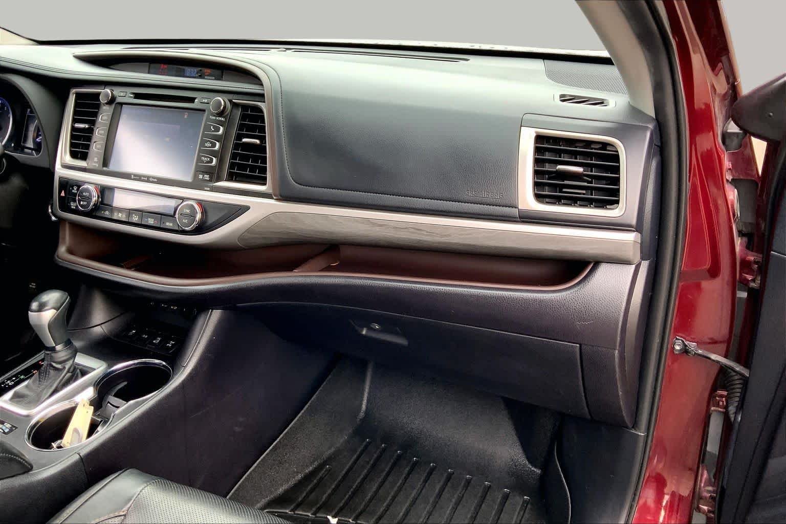 Used 2019 Ooh La La Rouge Mica Toyota Limited Platinum image 19